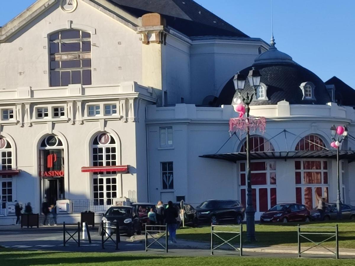 Un Nid D ' Amour Cabourg Eksteriør billede